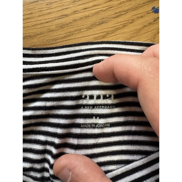 a.n.a A New Approach‎ Black & White Striped Long Sleeve Shirt Women Size Medium - Picture 3 of 9